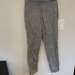 Oldnavy pixie pants. Size 6 tall.